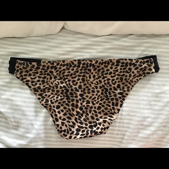 Bikini Bottoms VS - Picture 2 of 3